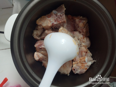 电饭锅焖排骨冬瓜的做法