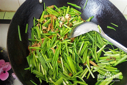 炒白豆腐鸡蛋的家常做法