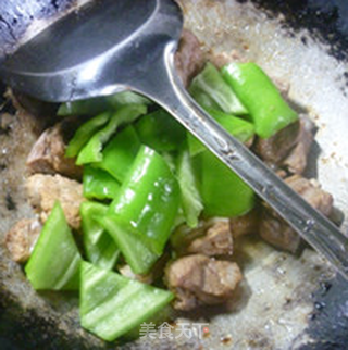 炒排骨的家常做法 青椒