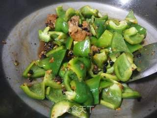 炒排骨的家常做法 青椒