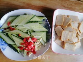 腐竹炒鱼豆腐的家常做法