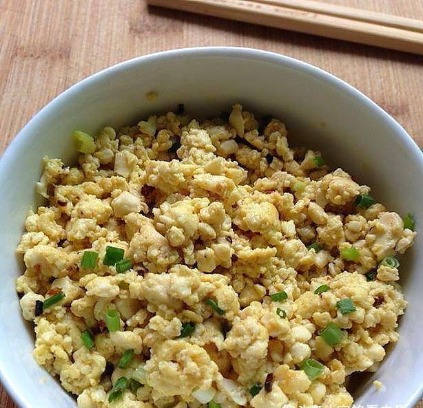 豆腐炖鸡蛋碎的做法视频