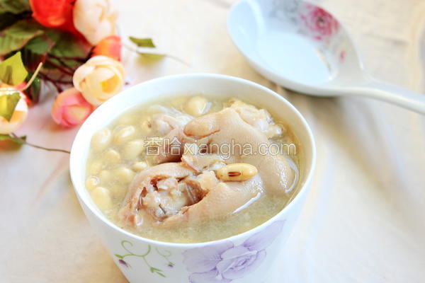 猪脚鸽子黄豆汤的做法