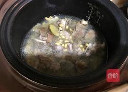 猪脚鸽子黄豆汤的做法