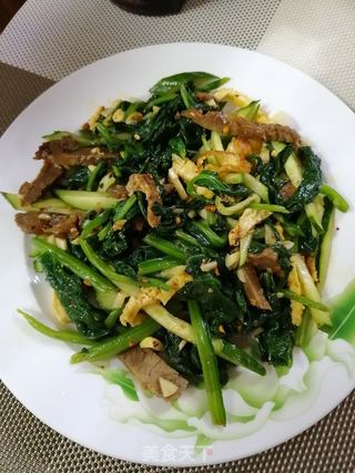 菠菜鸡蛋牛肉的做法