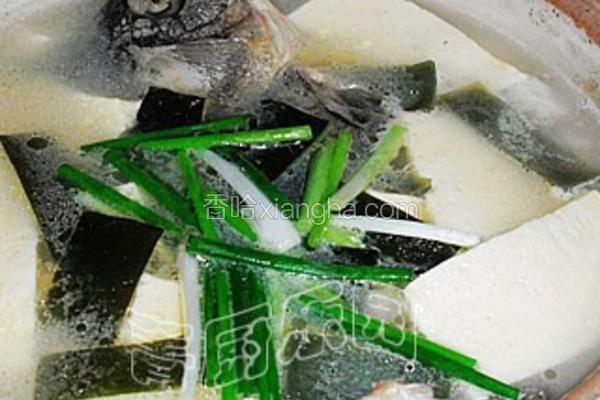 海带鲫鱼酥脆汤的做法