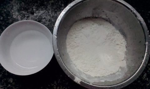 面条拌面疙瘩汤的做法