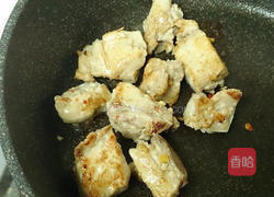 排骨滑肉蒸芋头的做法