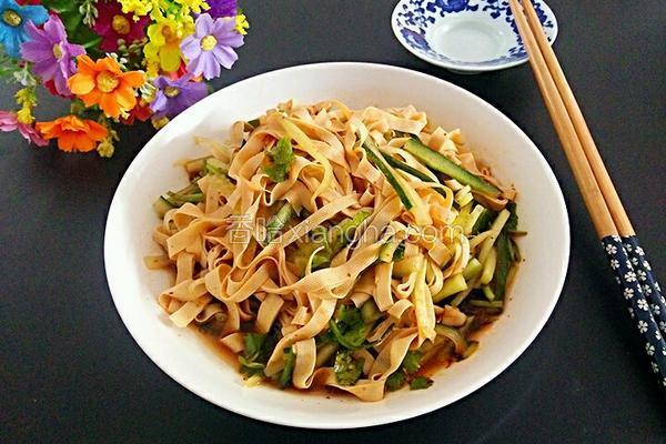 开封拌豆腐丝的做法视频