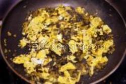酸菜小米炒鸡蛋做法