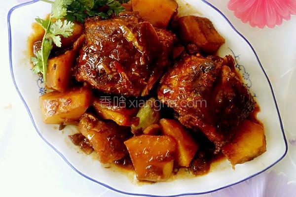 野生鱼炖土豆的做法