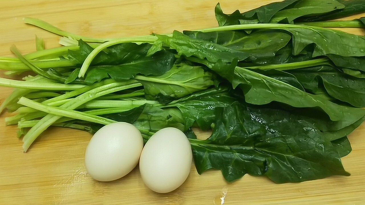 菠菜萝卜鸡蛋家庭做法