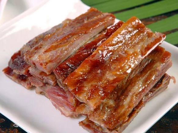 腊排骨炒咸菜的做法