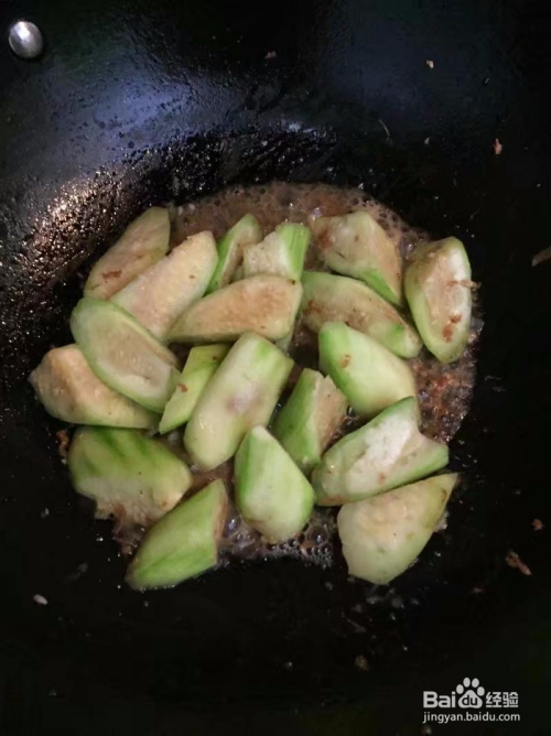鱼煮丝瓜鸡蛋的做法
