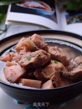 柿饼炖排骨的做法