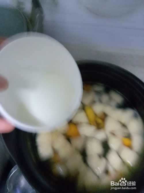 雪梨红薯甜汤的做法