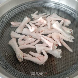 正宗红油鸡爪的做法