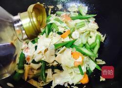 虾仁豆腐皮焖饭的做法