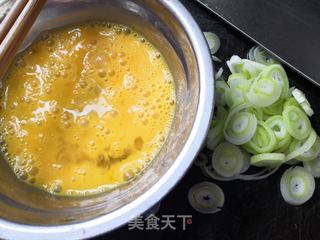 鸡蛋大葱面粉的做法