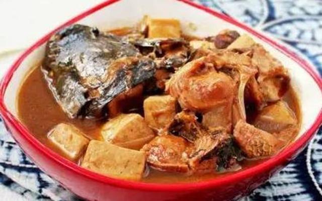 神仙豆腐炖鱼的做法