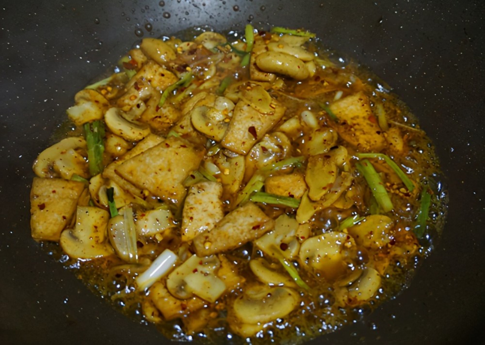 辣酱炒豆腐的家常做法