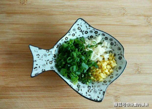 打豆腐拌打酱的做法