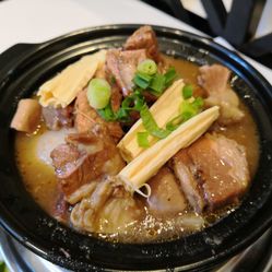 中药煲牛腩汤的做法