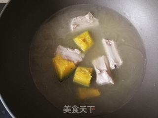 老南瓜熬排骨汤的做法