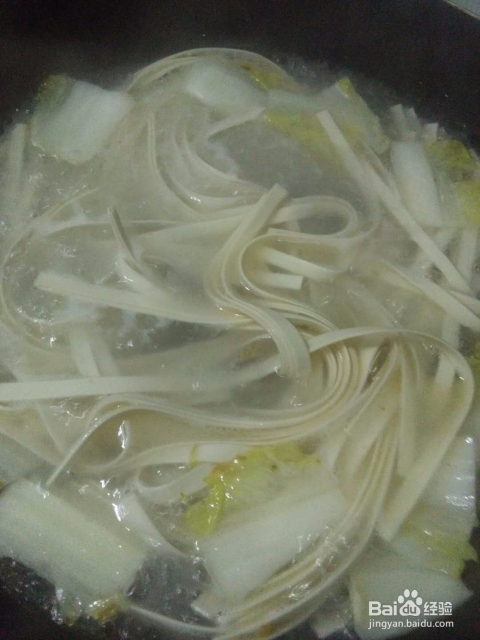 白菜鸡蛋面粉家常做法