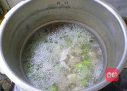 排骨鸡翅杏鲍菇汤的做法