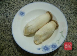 排骨鸡翅杏鲍菇汤的做法