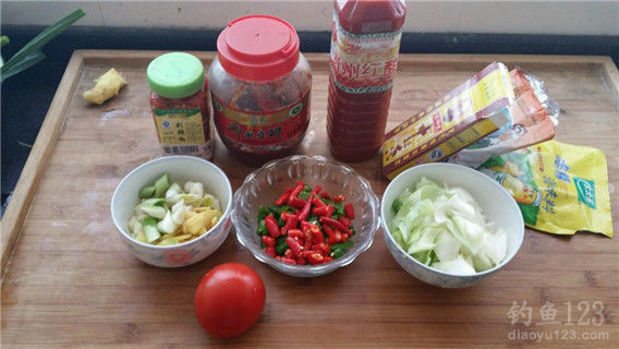 酸汤豆腐炖肉的做法