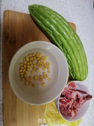 苦瓜排骨汤黄豆汤做法