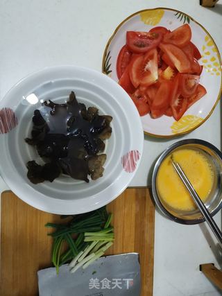 西红柿茄子木耳鸡蛋做法