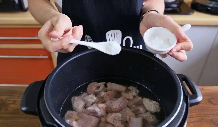 加面粉糖醋排骨的做法