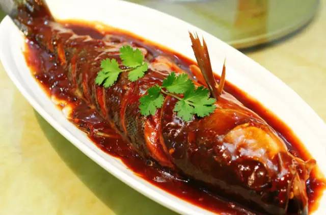 傣味火烧鲤鱼做法