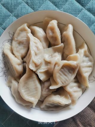 酸汤猪肉芹菜饺子的做法