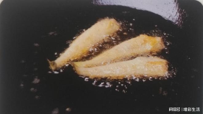 沙丁鱼和柿子做法