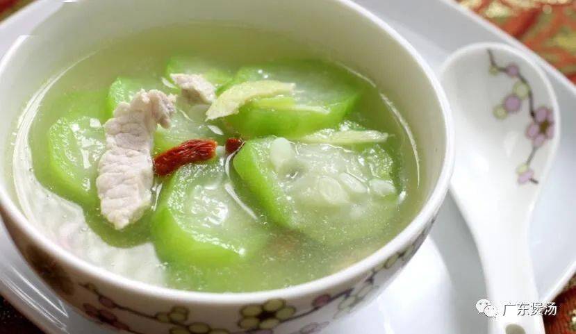 鳕鱼丝瓜汤的做法视频