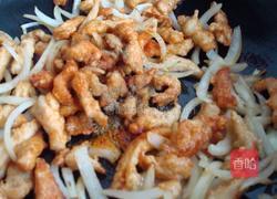 鸡肉下面条的做法