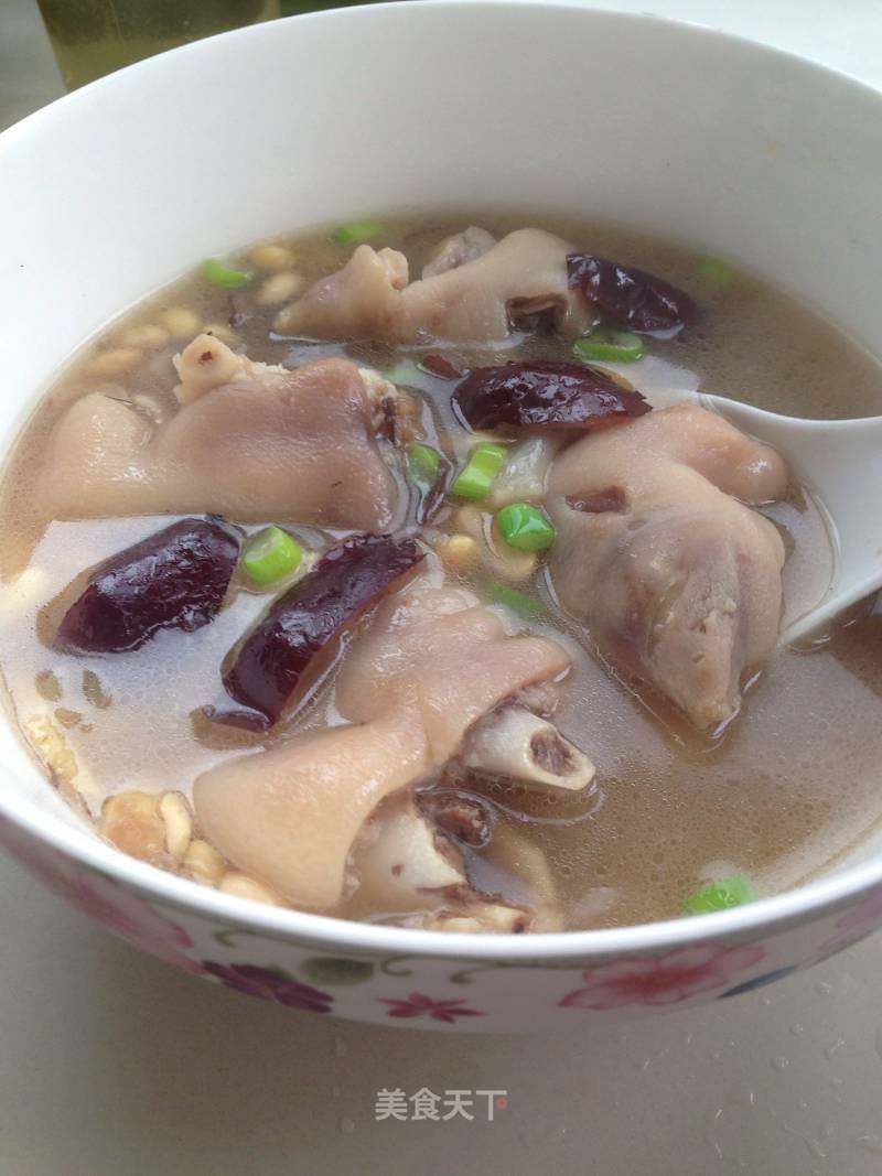 炖猪脚大豆汤的做法