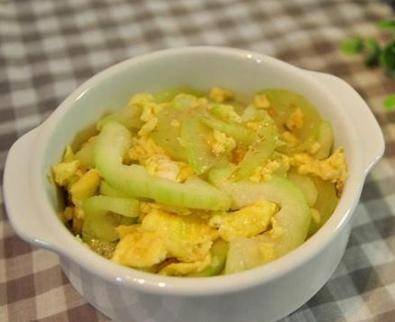 豆腐鱼炒大蒜的做法