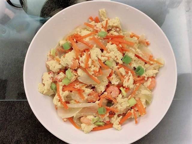 鸡蛋虾仁洋葱做法
