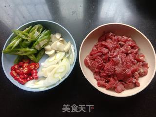 辣椒牛肉炖豆腐的做法