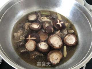 香菇炖鸡的做法视频