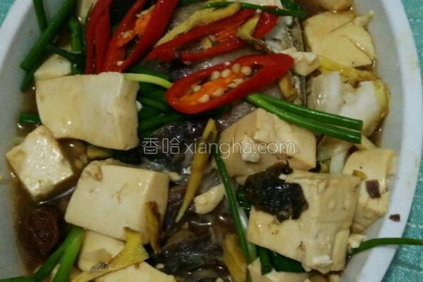手工豆腐焖鱼的做法