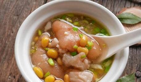 月子黄豆猪蹄汤的做法