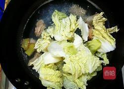 白菜芹菜炖排骨的做法