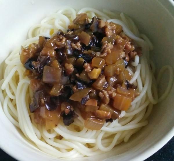 鸡蛋大葱打卤面做法