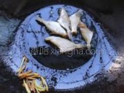 干剥皮鱼煮粥的做法大全